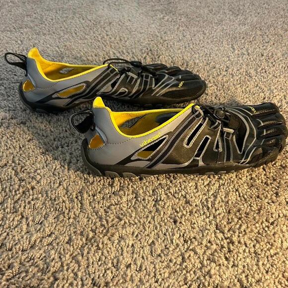Mens black and yellow vibram - Picture 5 of 8